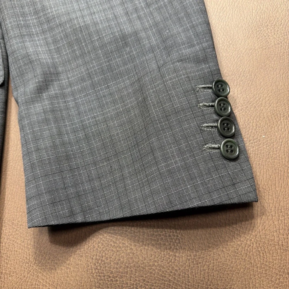 CANALI Travel Sport Coat Blazer WATER RESISTANT Gray Check Modern Italy 46L MINT